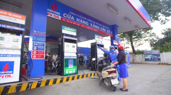 베트남의 휘발유가격은 지난해 12월10일 이후 지금까지 석달새 6차례 연속으로 오르며 2014년 7월의 최고치를 경신했다. 3개월동안 휘발유 가격은 15% 이상 올랐다. (사진=vietnamnet.vn)