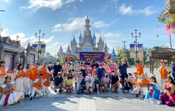 지난해 11월 백신여권 시범 프로그램을 통해 푸꾸옥을 방문한 외국인 관광객들. 격리면제 방침이 확정됨에 따라 앞으로 외국인 방문이 크게 늘 것으로 기대된다. (사진=CTV/Vietnam+)