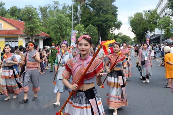 "문화적 색채" 거리 축제 분위기 / 사진=Nhân Dân