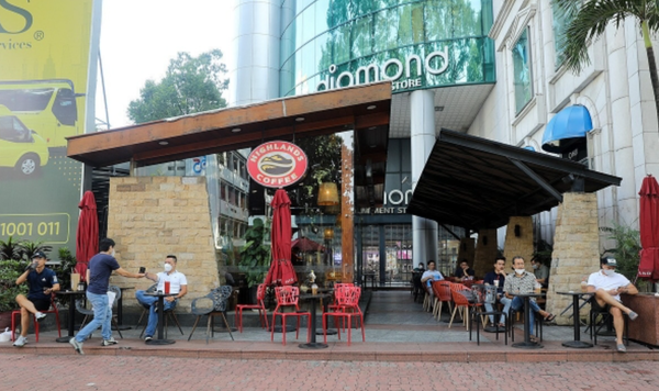 베트남 최대 커피체인 하이랜드커피는 경쟁업체들이 대거 등장하며 2014년 이후 7년만에 적자를 기록했다. (사진=VnExpress)