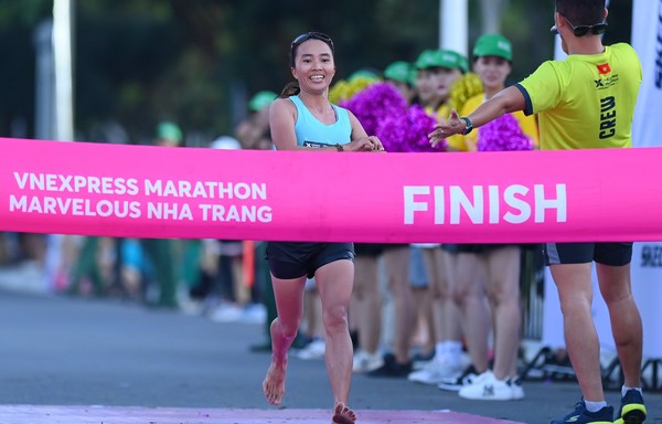 Pham Thi Binh는 2022년 8월 28일 VnExpress Marathon 냐짱대회에서 42km  결승선 테이프를 통과하며 여성 마라톤 1등을 차지했다. 