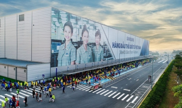 중국인들이 자국을 대신해 세계의 공장으로 부상하고 있는 베트남에 대해 우려의 눈길을 보내고있다고 주요 중화권 매체들이 전했다. 사진은 베트남 북부의 삼성전자 타이응웬 공장 (사진=삼성전자)