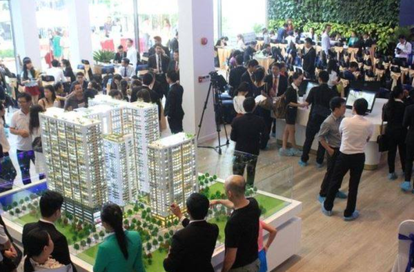 롯데건설이 FLC그룹과 추진했던 하노이 대규모 복합쇼핑센터 사업이 무산됐다.