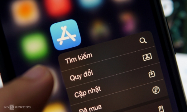 The logo of the App Store is seen on an iPhone. Photo by VnExpress/Luu Quy