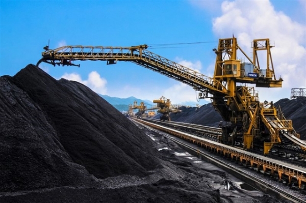 Coal mining in Quảng Ninh Province. To the end of June, Việt Nam imported 33.43 million tonnes of coal worth $4.15 billion, up a 38.6 per cent in volume and 14.5 per cent in value year-on-year. — Photo baochinhphu.vn