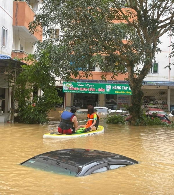 Nước lũ dâng ở thành phố Thái Nguyên, hôm 9/9. Ảnh Vũ Hồng Giang